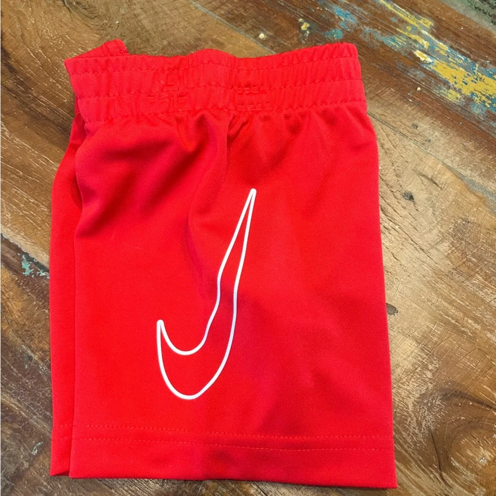 NWT Nike Boys 2 Piece Shorts Set - Picture 6 of 7